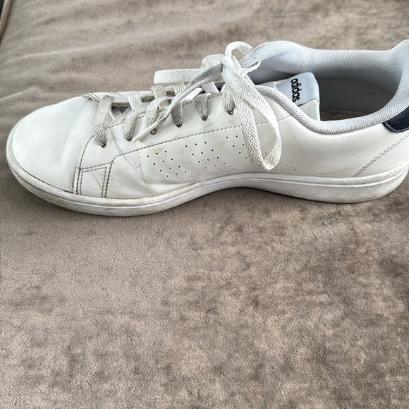 Adidas advantage shoes. Gently used. Color- white. Size- 9.5 - Picture 5 of 8